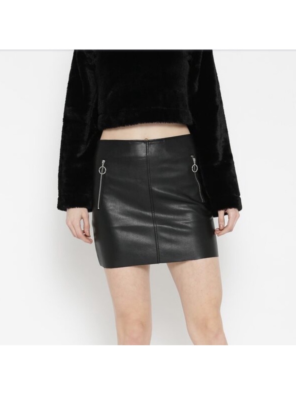 FOREVER 21 Faux Leather Mini Skirt With Zip Accents And Raw Hem